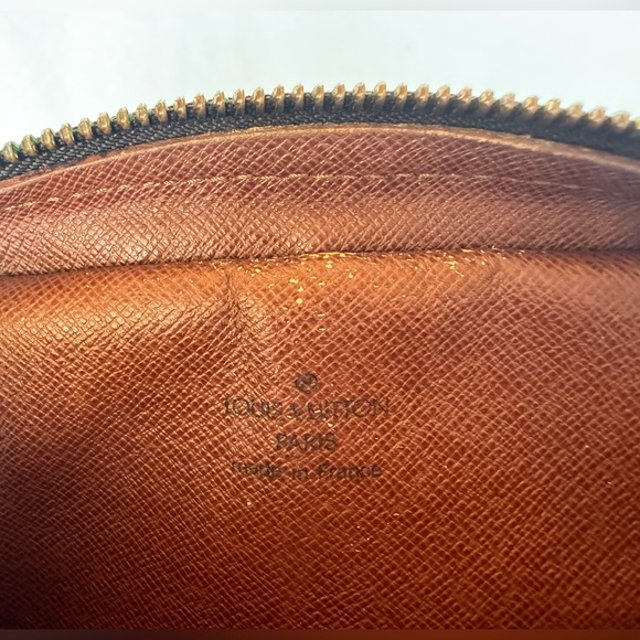 LOUIS VUITTON Amazone Monogram Crossbody Shoulder Bag - Picture 9 of 15